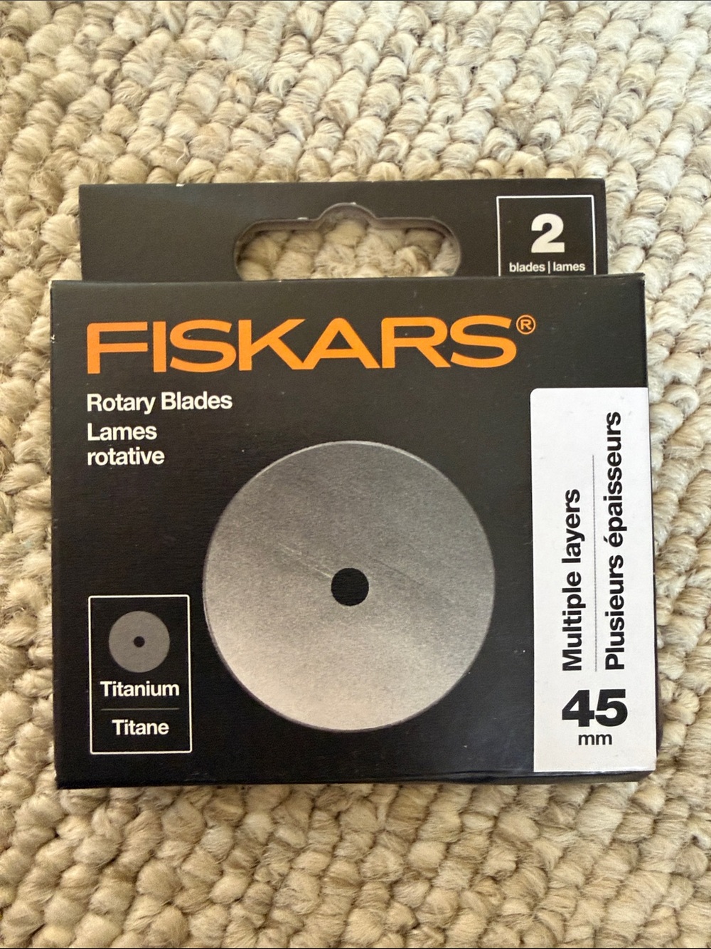 Fiskars 45mm Titanium Rotary Blades - Black/Gray Packaging
